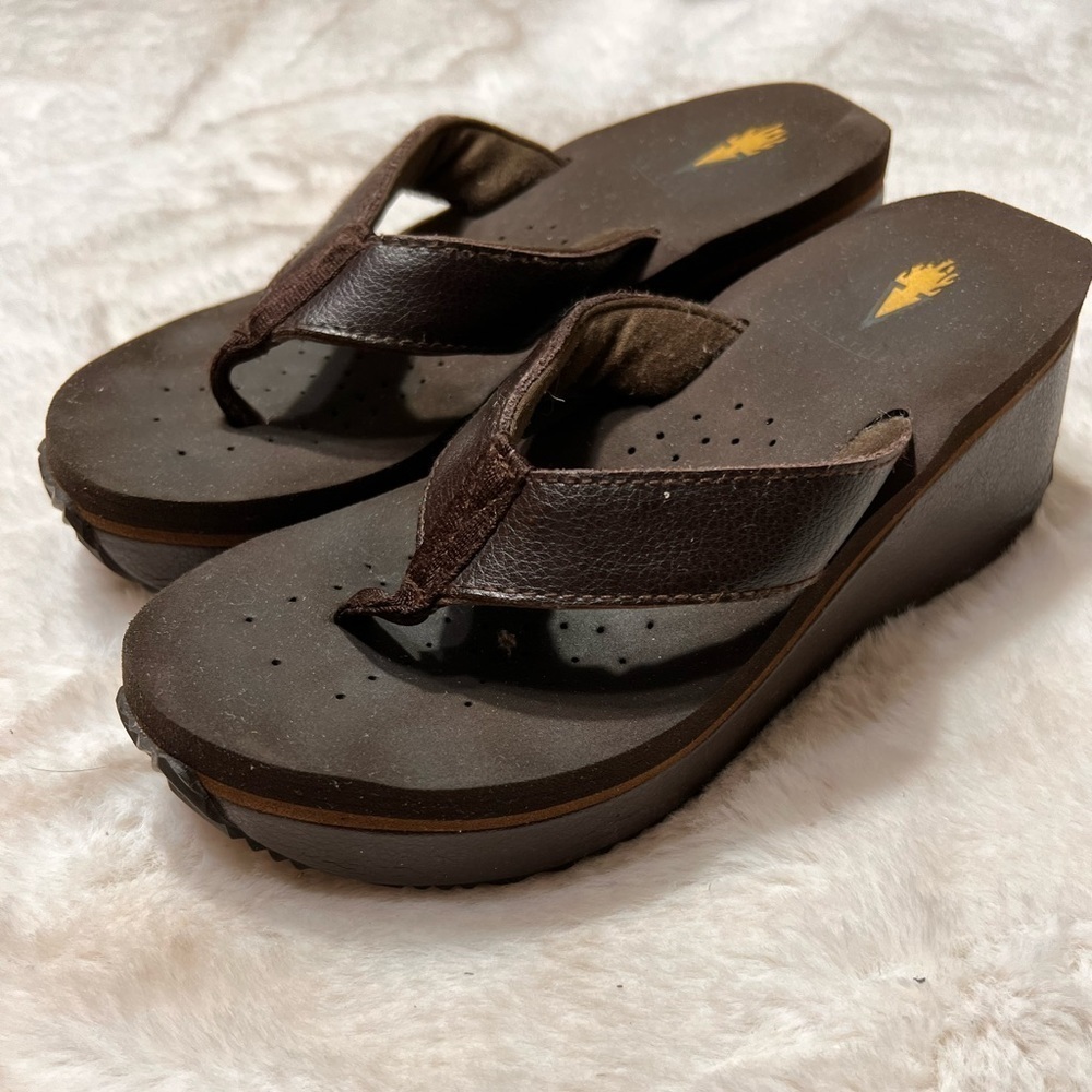 Volatile Y2K platform flip flops womens size 6